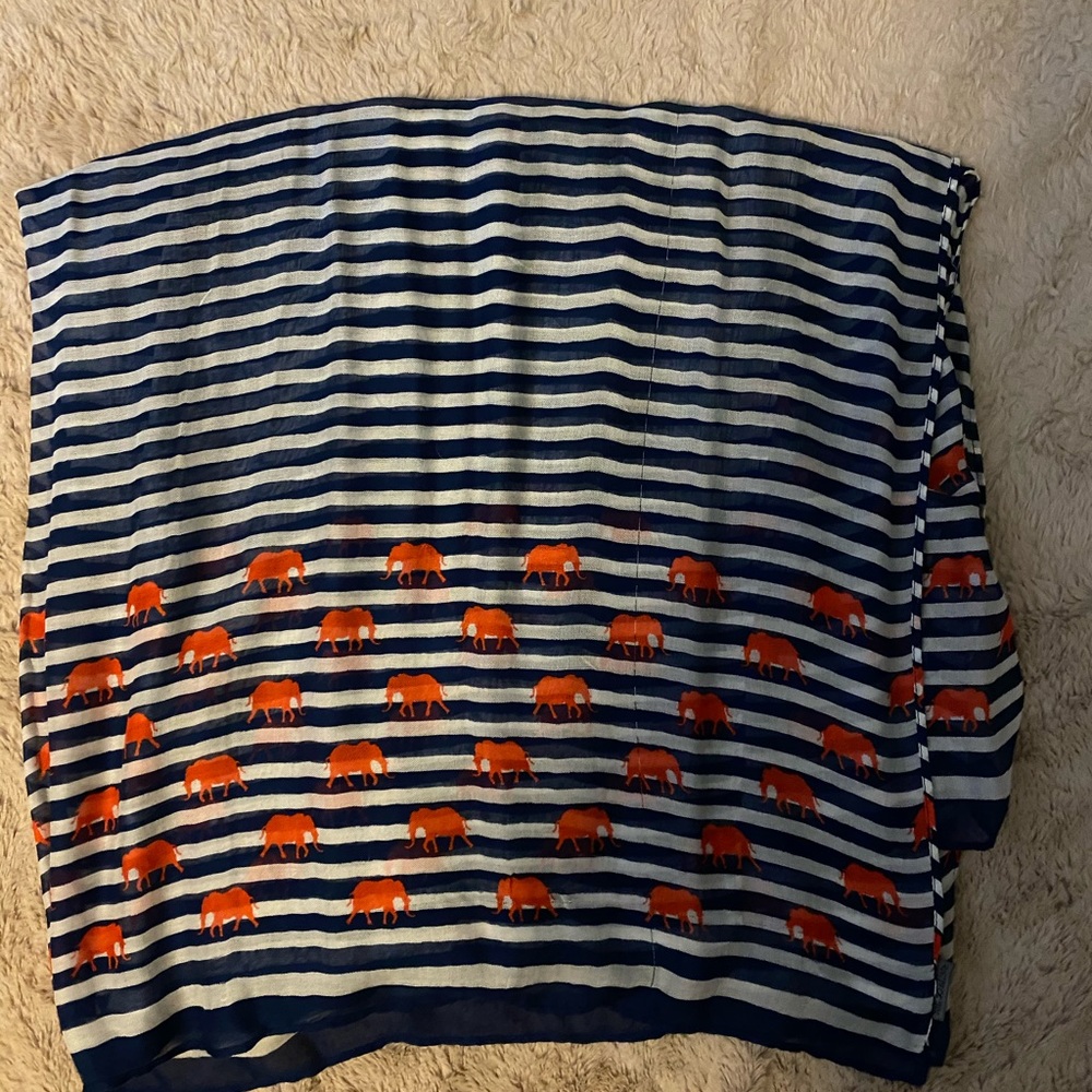 EUC Stella and dot elephant blanket scarf